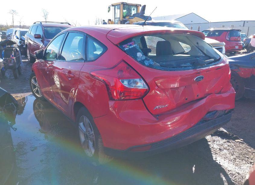 Photo 3 of 2014 Ford Focus SE (VIN 1FADP3K25EL301811)