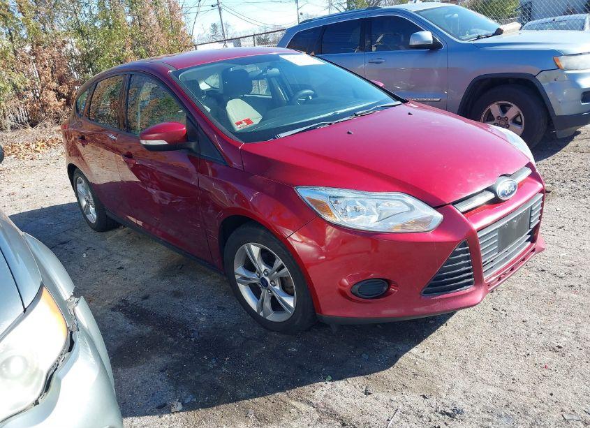 2014 Ford Focus SE (VIN 1FADP3K25EL308659) main photo