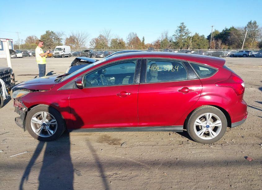 Photo 14 of 2014 Ford Focus SE (VIN 1FADP3K25EL310041)