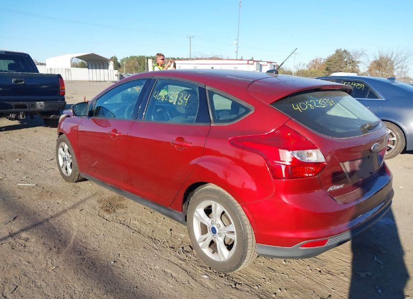 Photo 3 of 2014 Ford Focus SE (VIN 1FADP3K25EL310041)