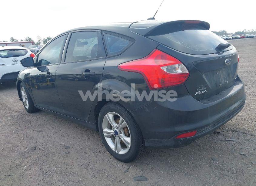 Photo 3 of 2014 Ford Focus SE (VIN 1FADP3K25EL323596)