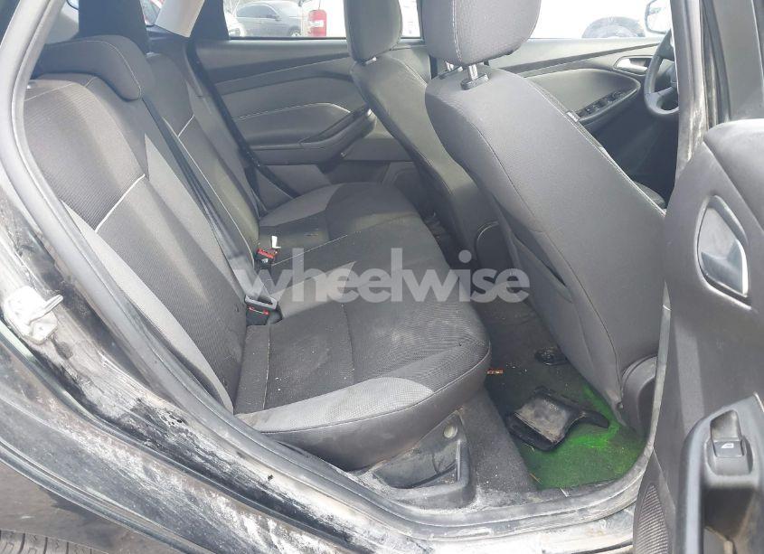 Photo 8 of 2014 Ford Focus SE (VIN 1FADP3K25EL323596)