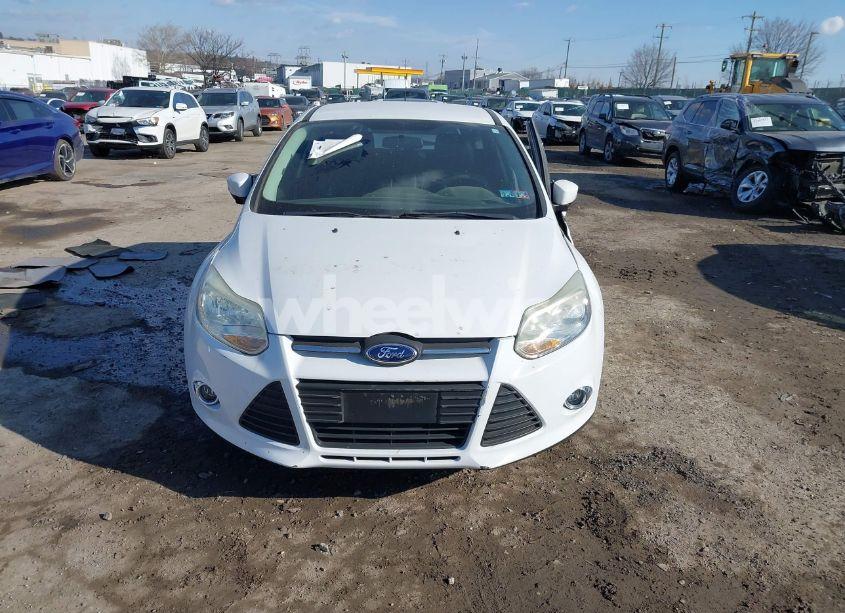 Photo 12 of 2014 Ford Focus SE (VIN 1FADP3K25EL337966)