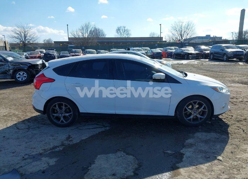 Photo 13 of 2014 Ford Focus SE (VIN 1FADP3K25EL337966)