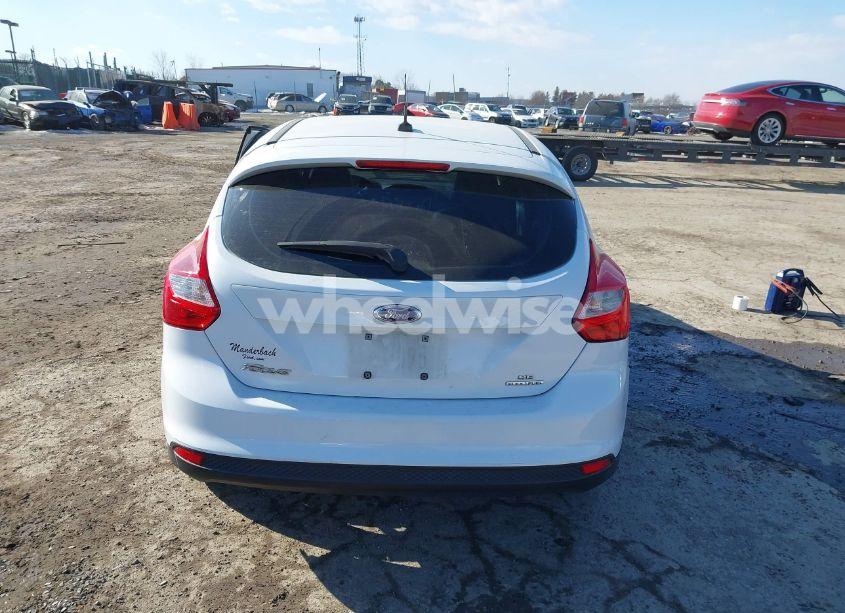 Photo 16 of 2014 Ford Focus SE (VIN 1FADP3K25EL337966)