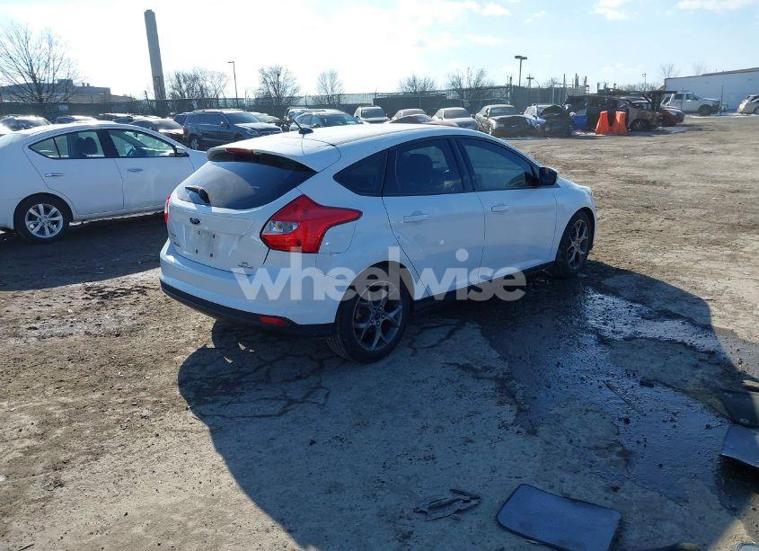Photo 4 of 2014 Ford Focus SE (VIN 1FADP3K25EL337966)