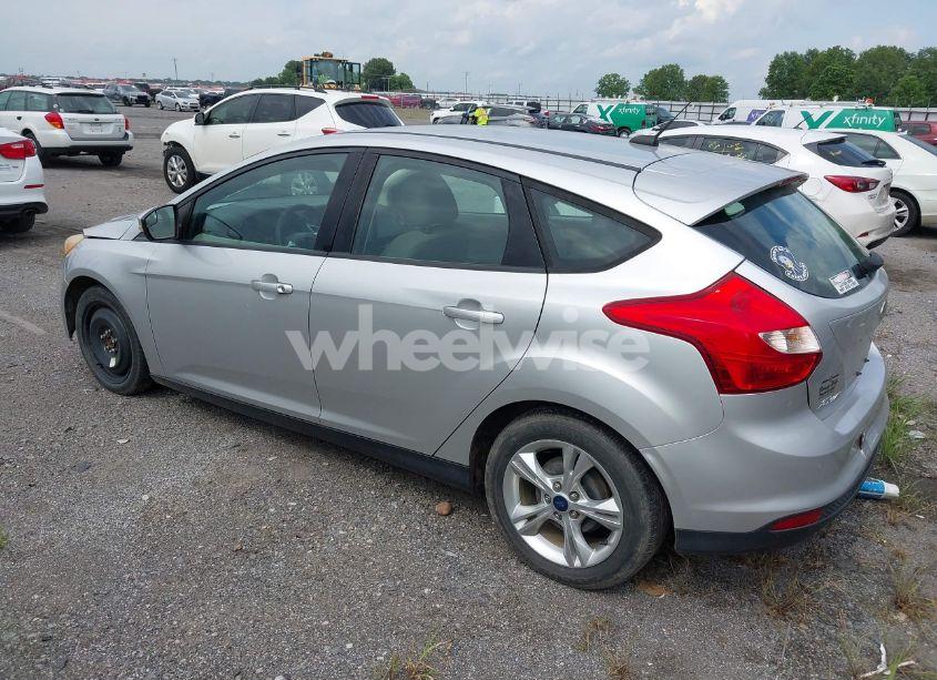 Photo 3 of 2014 Ford Focus SE (VIN 1FADP3K25EL373463)