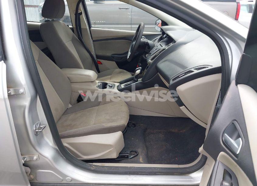 Photo 5 of 2014 Ford Focus SE (VIN 1FADP3K25EL373463)