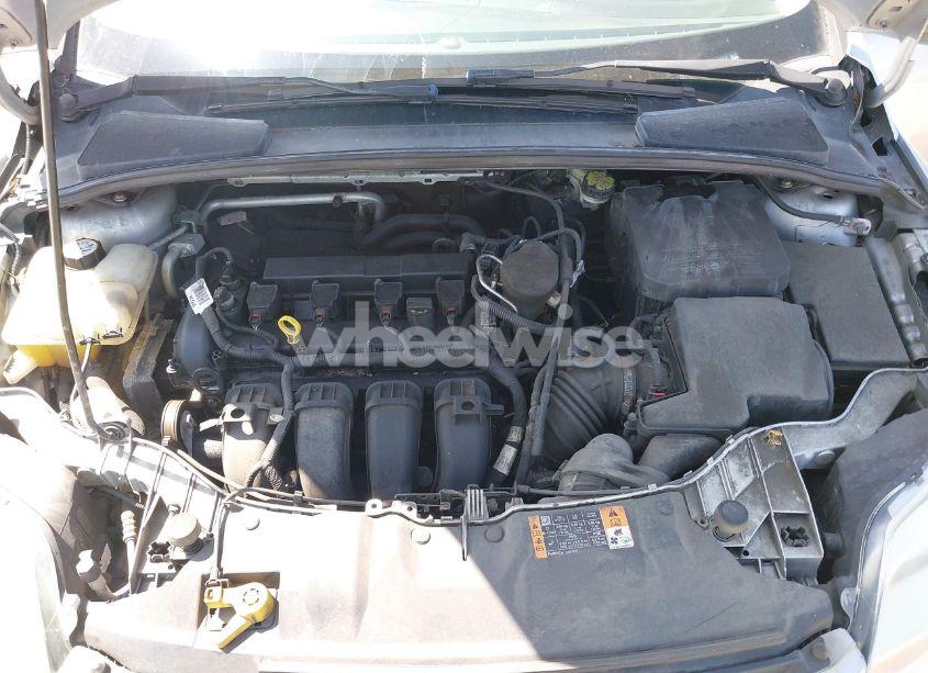 Photo 10 of 2014 Ford Focus SE (VIN 1FADP3K25EL400872)