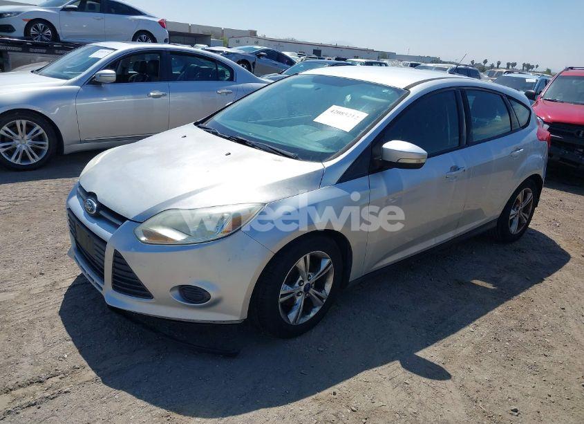 Photo 2 of 2014 Ford Focus SE (VIN 1FADP3K25EL400872)