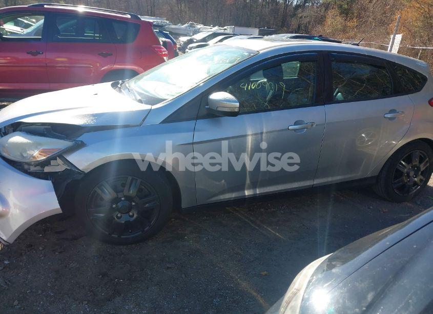 Photo 14 of 2014 Ford Focus SE (VIN 1FADP3K25EL415114)