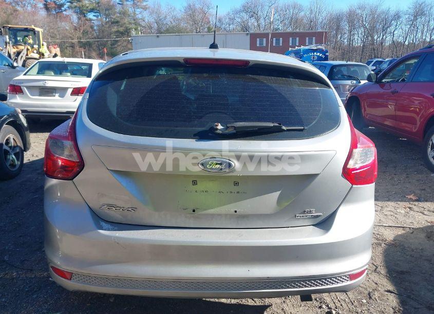 Photo 16 of 2014 Ford Focus SE (VIN 1FADP3K25EL415114)