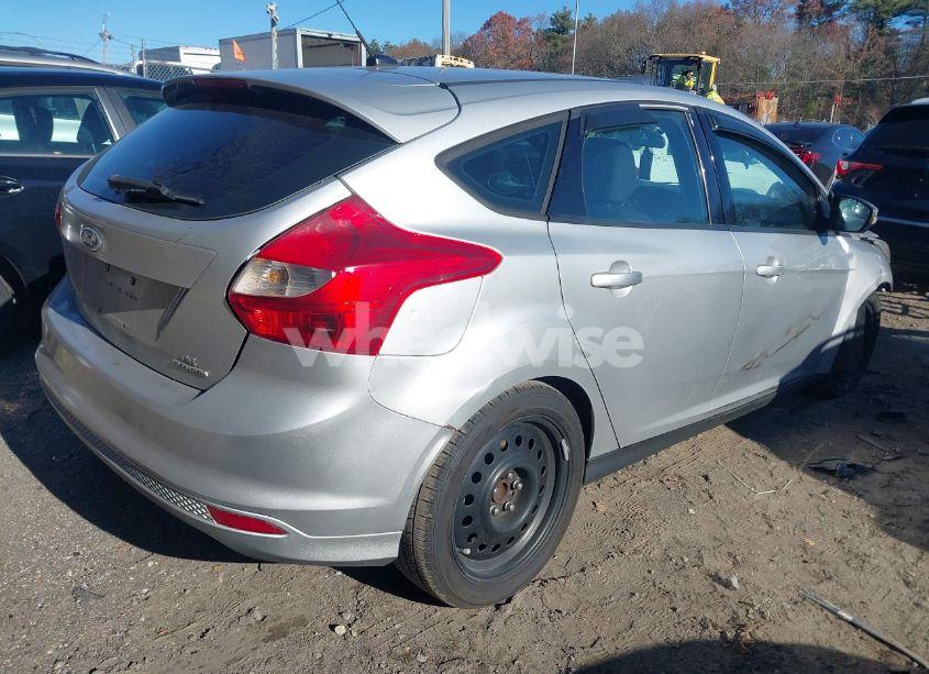 Photo 4 of 2014 Ford Focus SE (VIN 1FADP3K25EL415114)