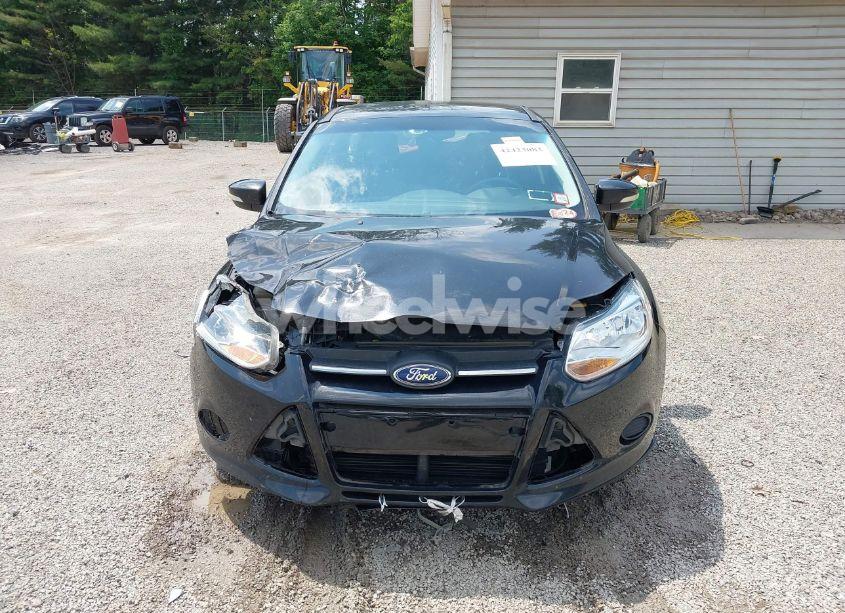 Photo 13 of 2014 Ford Focus SE (VIN 1FADP3K25EL421334)