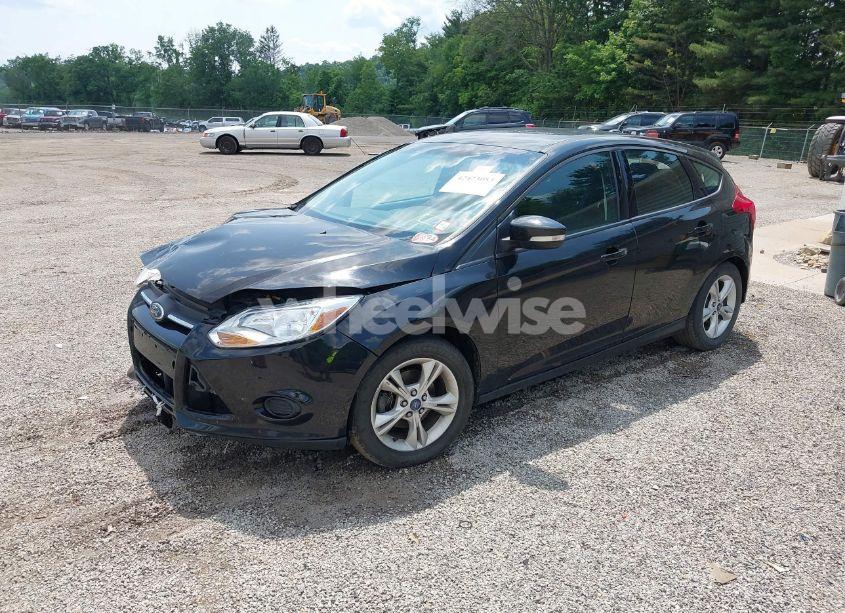 Photo 2 of 2014 Ford Focus SE (VIN 1FADP3K25EL421334)