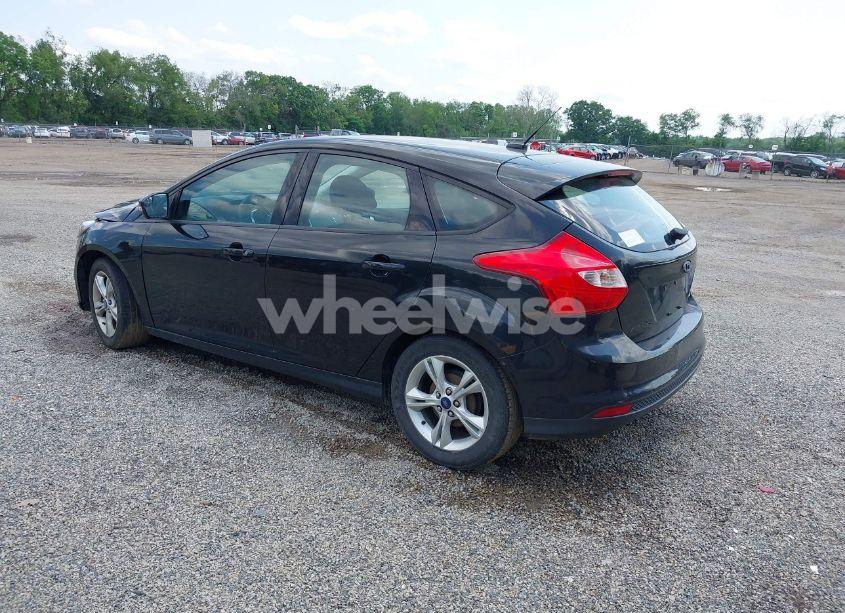 Photo 3 of 2014 Ford Focus SE (VIN 1FADP3K25EL421334)