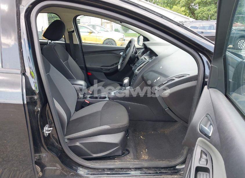 Photo 5 of 2014 Ford Focus SE (VIN 1FADP3K25EL421334)