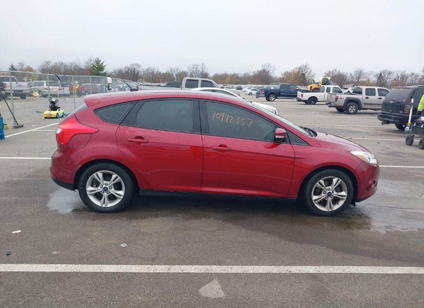 Photo 13 of 2014 Ford Focus SE (VIN 1FADP3K25EL438540)