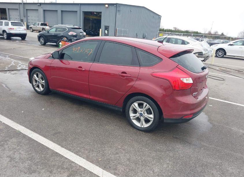 Photo 3 of 2014 Ford Focus SE (VIN 1FADP3K25EL438540)