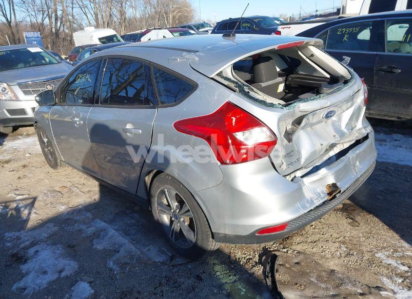 Photo 3 of 2014 Ford Focus (VIN 1FADP3K25EL459503)