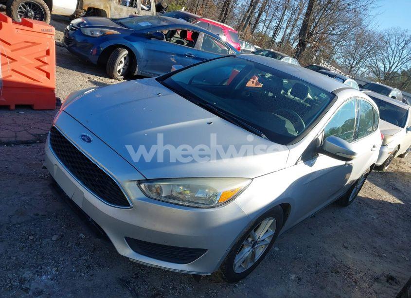 Photo 2 of 2015 Ford Focus SE (VIN 1FADP3K25FL223094)