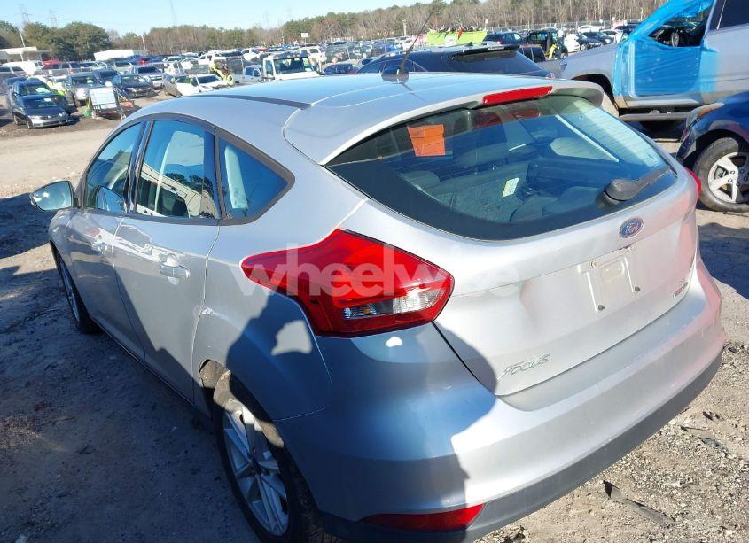 Photo 3 of 2015 Ford Focus SE (VIN 1FADP3K25FL223094)