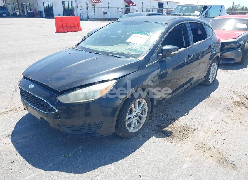 Photo 2 of 2015 Ford Focus SE (VIN 1FADP3K25FL223726)