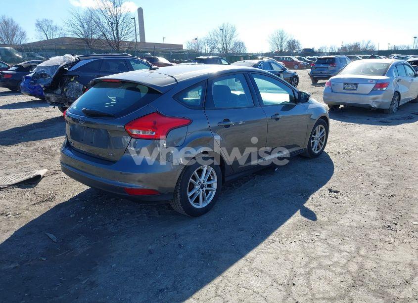 Photo 4 of 2015 Ford Focus SE (VIN 1FADP3K25FL252076)