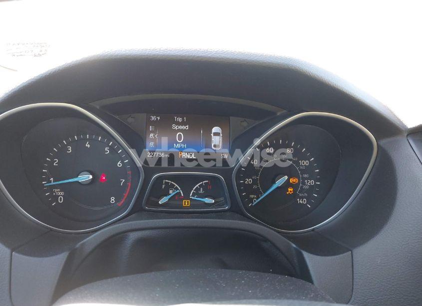 Photo 7 of 2015 Ford Focus SE (VIN 1FADP3K25FL252076)