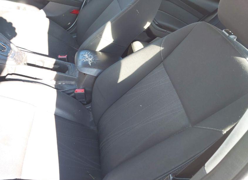 Photo 16 of 2015 Ford Focus SE (VIN 1FADP3K25FL285840)