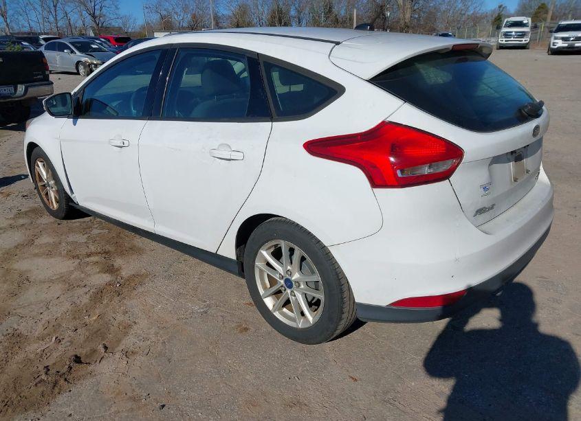 Photo 3 of 2015 Ford Focus SE (VIN 1FADP3K25FL285840)