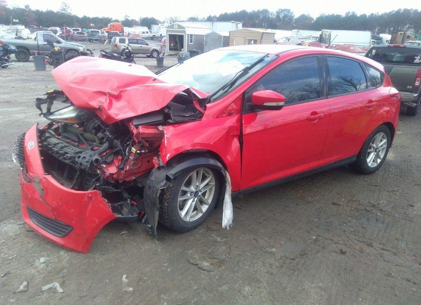 Photo 2 of 2015 Ford Focus SE (VIN 1FADP3K25FL298085)