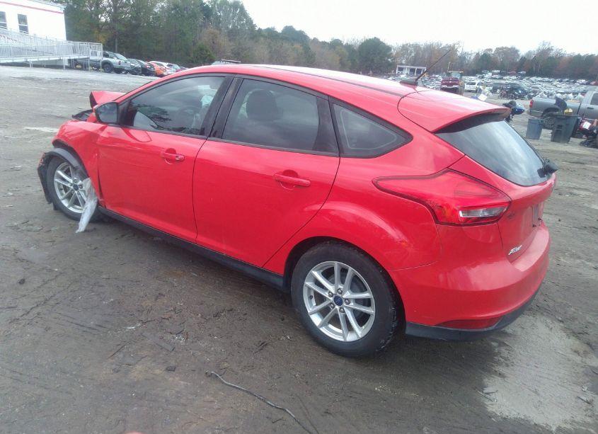 Photo 3 of 2015 Ford Focus SE (VIN 1FADP3K25FL298085)