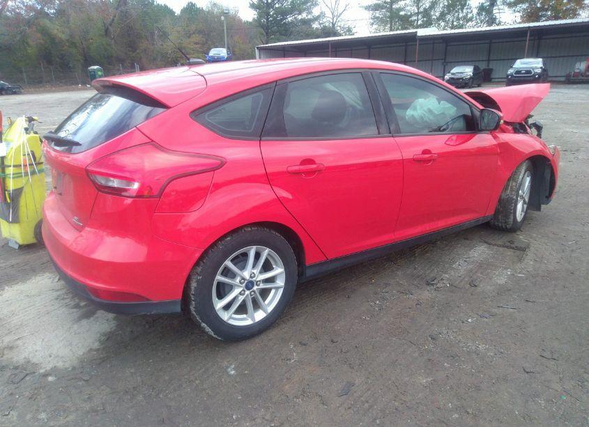 Photo 4 of 2015 Ford Focus SE (VIN 1FADP3K25FL298085)