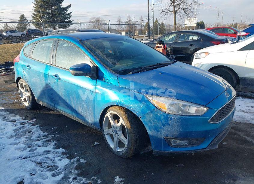 2015 Ford Focus SE (VIN 1FADP3K25FL307075) main photo