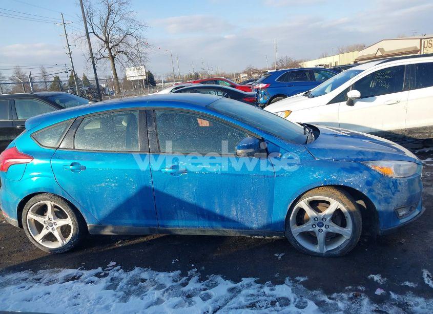 Photo 13 of 2015 Ford Focus SE (VIN 1FADP3K25FL307075)