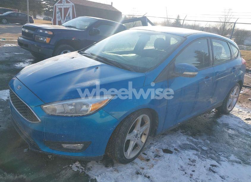 Photo 2 of 2015 Ford Focus SE (VIN 1FADP3K25FL307075)