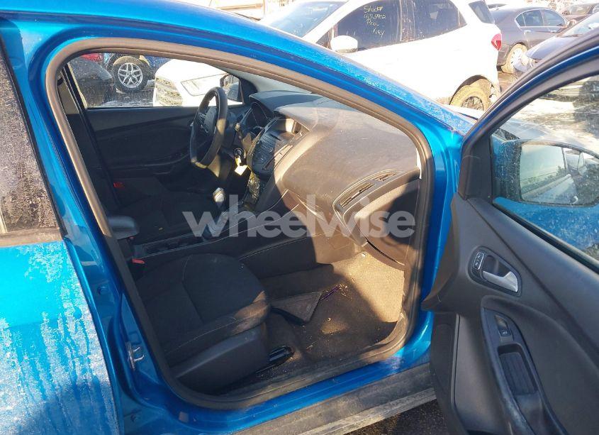 Photo 5 of 2015 Ford Focus SE (VIN 1FADP3K25FL307075)