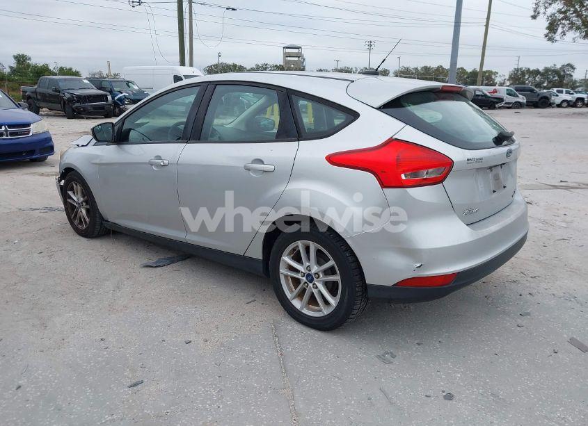 Photo 3 of 2015 Ford Focus SE (VIN 1FADP3K25FL328797)