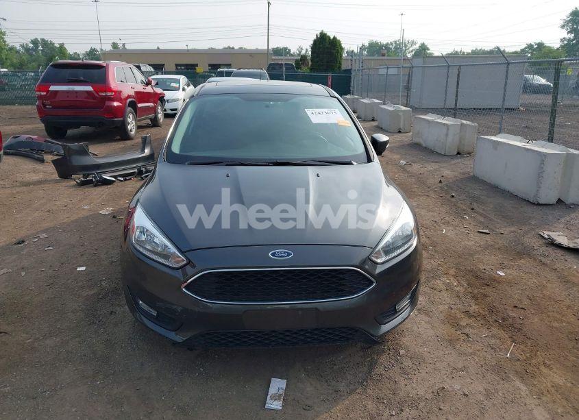 Photo 13 of 2015 Ford Focus SE (VIN 1FADP3K25FL355840)