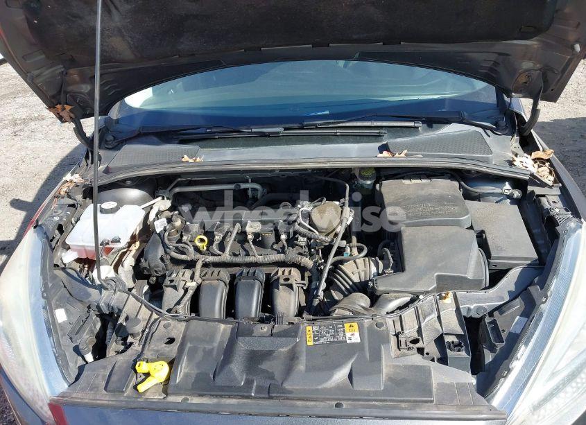 Photo 10 of 2015 Ford Focus SE (VIN 1FADP3K25FL374727)