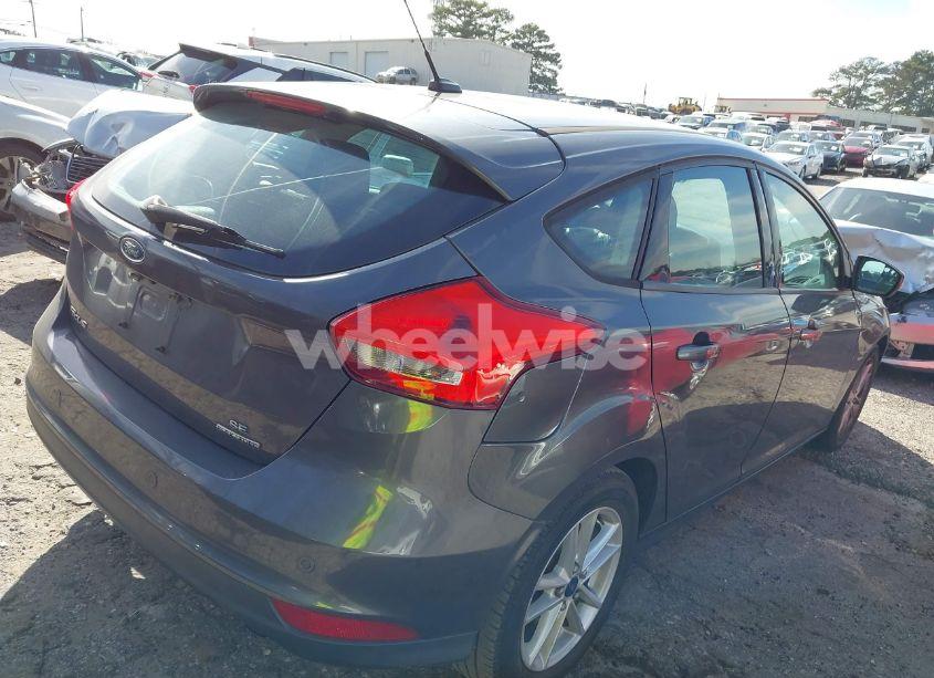 Photo 4 of 2015 Ford Focus SE (VIN 1FADP3K25FL374727)