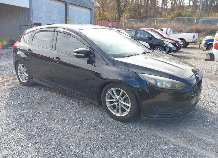 2016 Ford Focus SE (VIN 1FADP3K25GL204045) main photo
