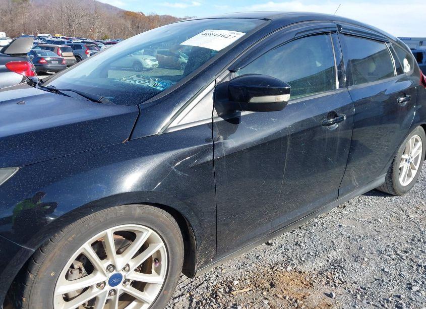 Photo 13 of 2016 Ford Focus SE (VIN 1FADP3K25GL204045)