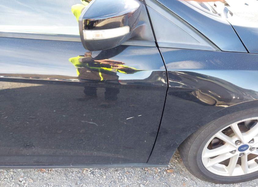 Photo 15 of 2016 Ford Focus SE (VIN 1FADP3K25GL204045)