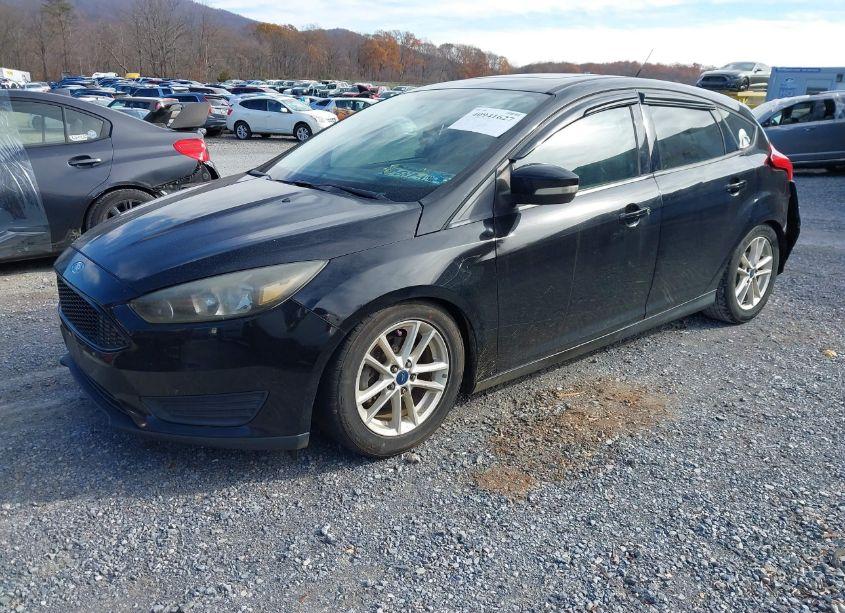 Photo 2 of 2016 Ford Focus SE (VIN 1FADP3K25GL204045)