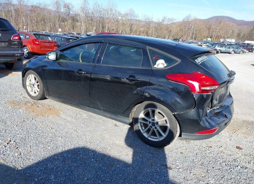 Photo 3 of 2016 Ford Focus SE (VIN 1FADP3K25GL204045)