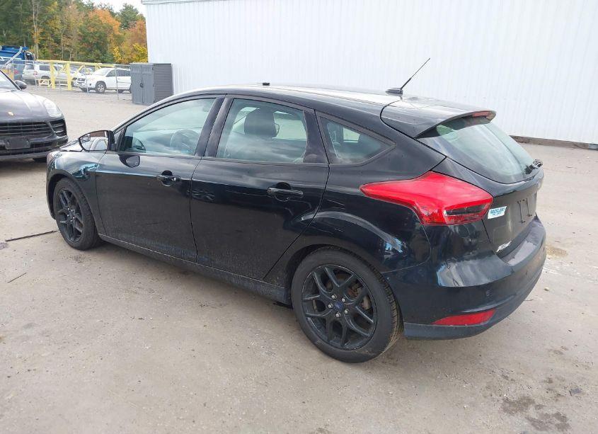 Photo 3 of 2016 Ford Focus SE (VIN 1FADP3K25GL206782)