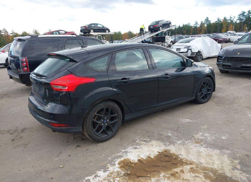 Photo 4 of 2016 Ford Focus SE (VIN 1FADP3K25GL206782)