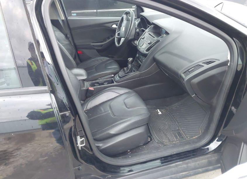 Photo 5 of 2016 Ford Focus SE (VIN 1FADP3K25GL206782)